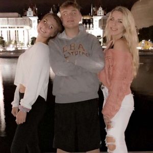 Meet your Posher, Victoria